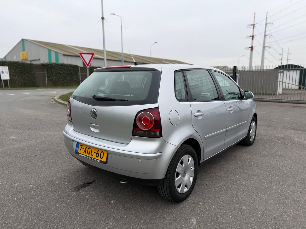VOLKSWAGEN POLO - Image 9