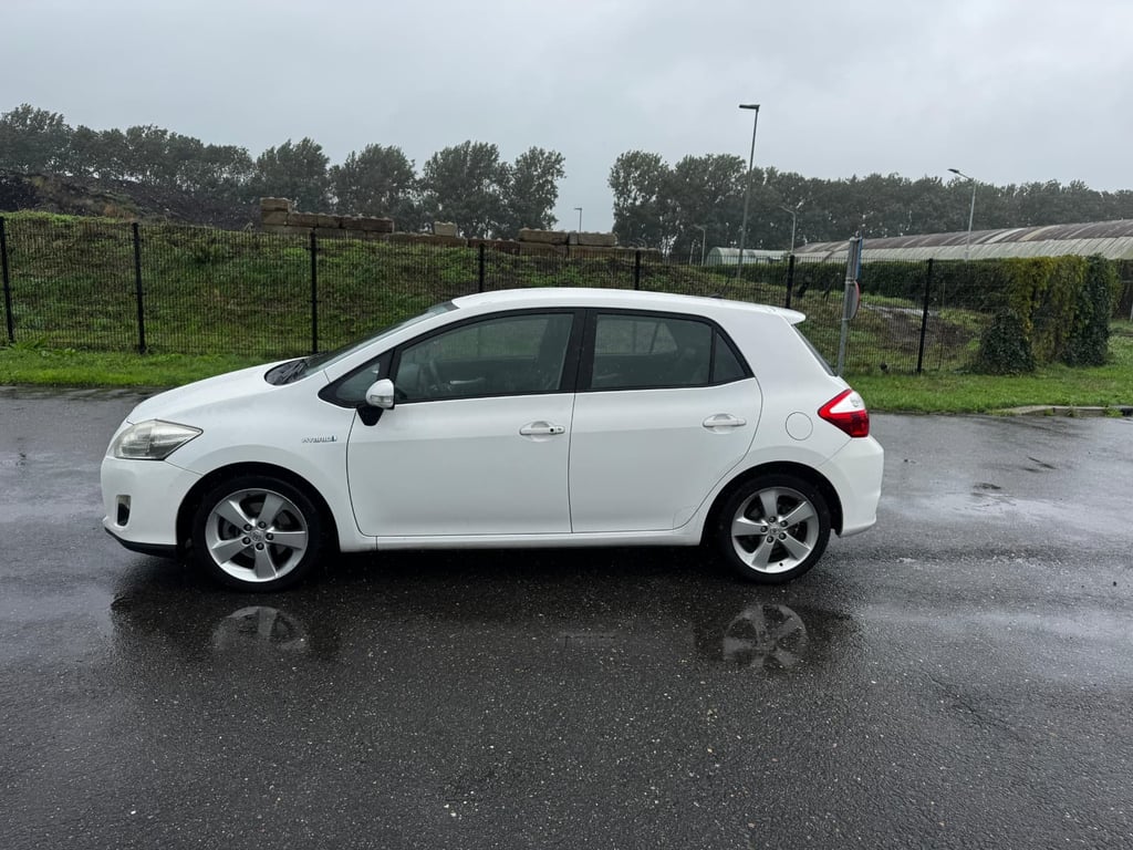 TOYOTA AURIS - Image 6
