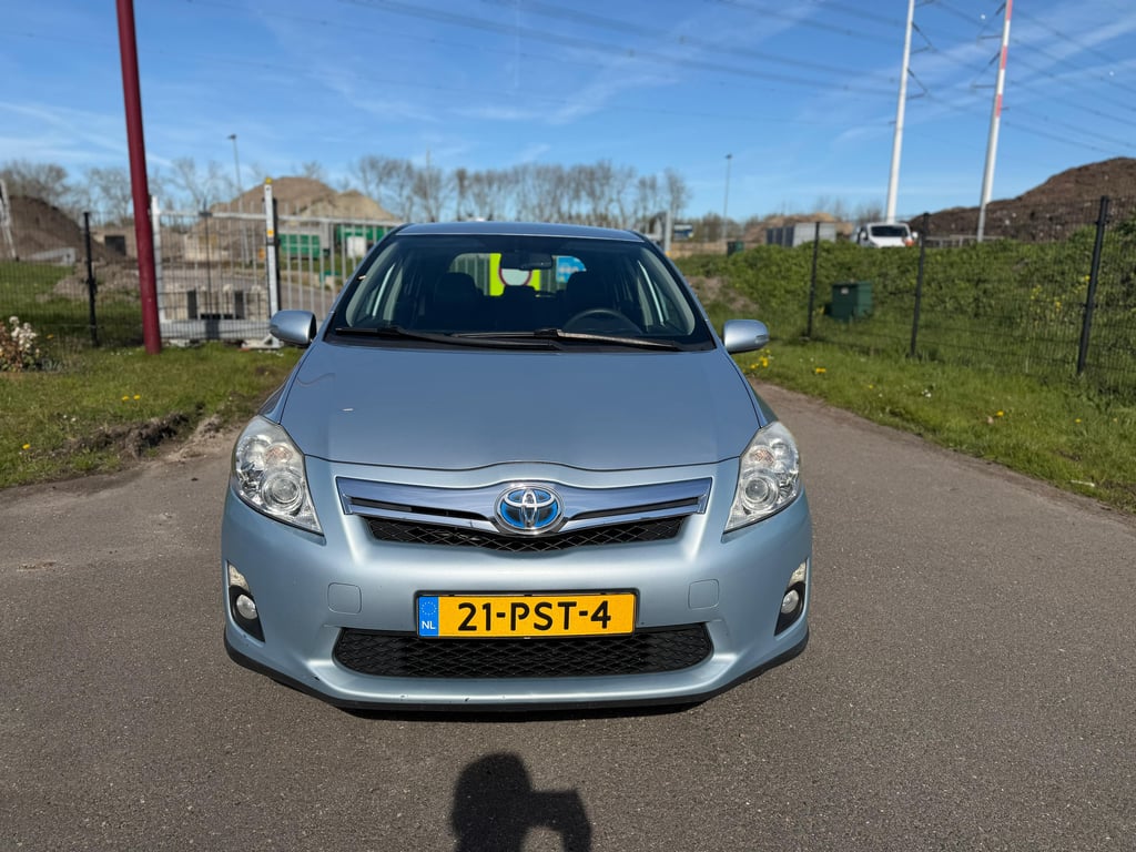 TOYOTA, AURIS