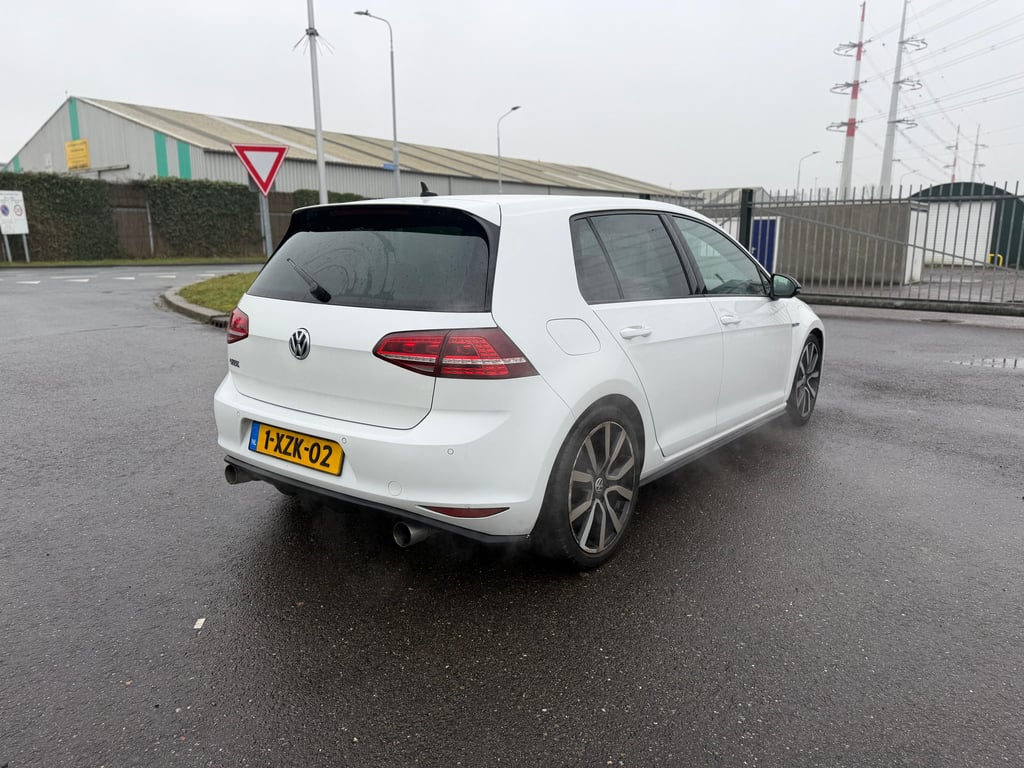 VOLKSWAGEN GOLF - Image 13