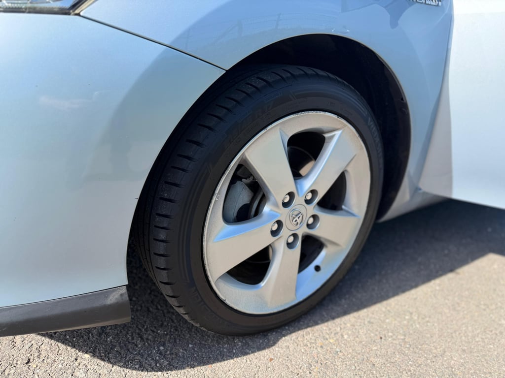 TOYOTA AURIS - Image 9