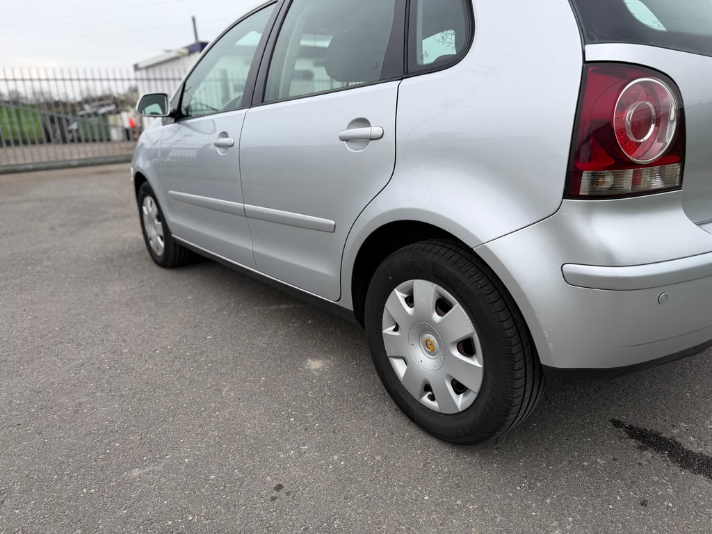 VOLKSWAGEN POLO - Image 3