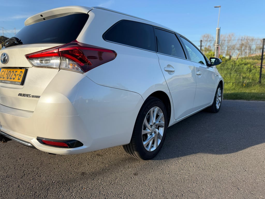 TOYOTA AURIS TOURING SPORTS - Image 6