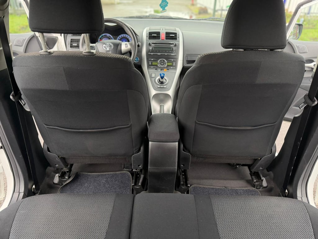 TOYOTA AURIS - Image 15