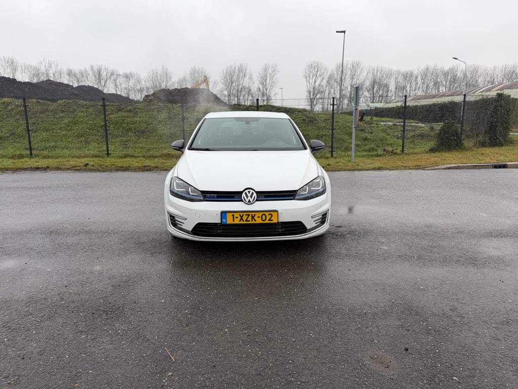 VOLKSWAGEN GOLF - Image 2