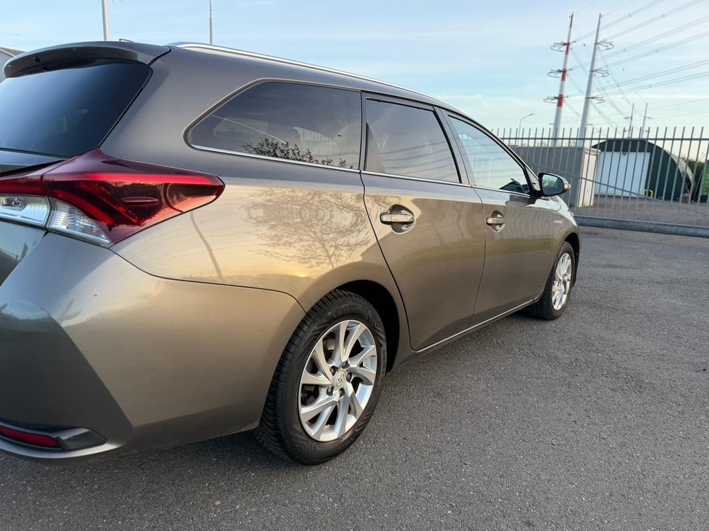 TOYOTA AURIS TOURING SPORTS - Image 9