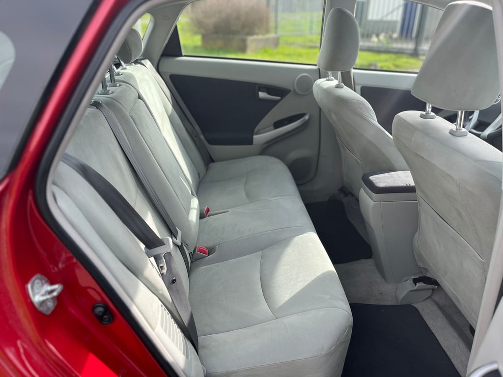 TOYOTA PRIUS - Image 10