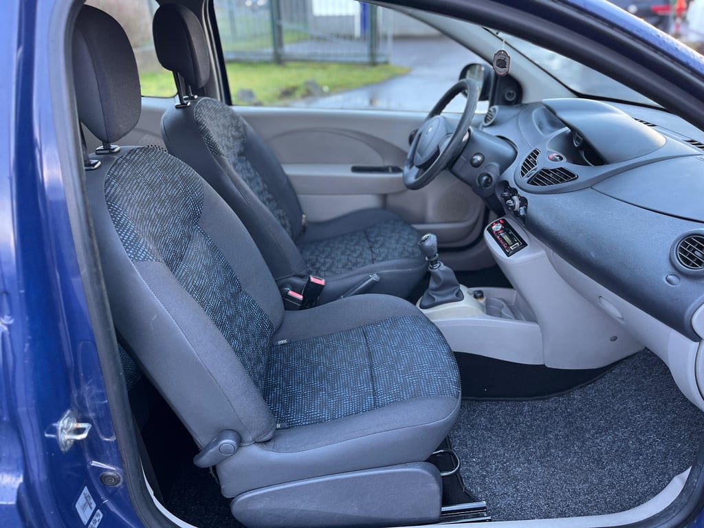 RENAULT TWINGO - Image 19