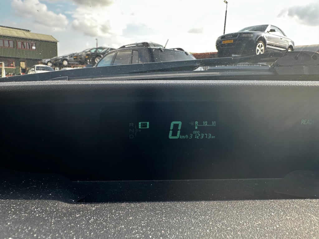 TOYOTA PRIUS - Image 16