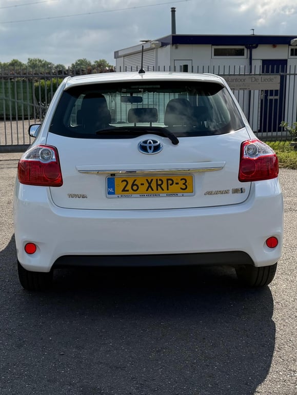 TOYOTA AURIS - Image 8