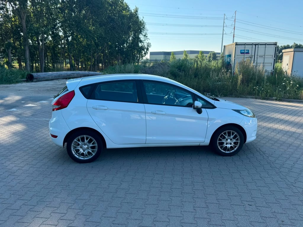 FORD FIESTA - Image 4