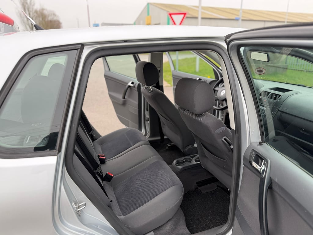 VOLKSWAGEN POLO - Image 13