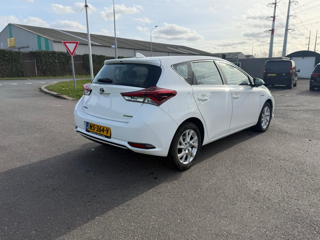 TOYOTA AURIS - Image 12