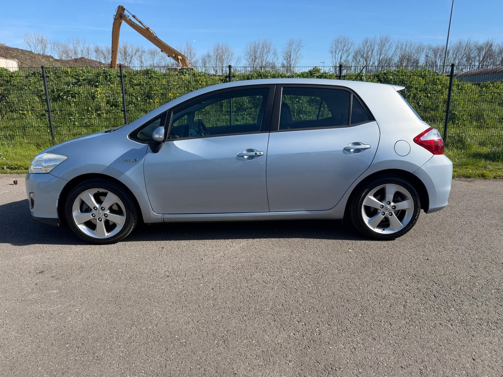 TOYOTA AURIS - Image 7