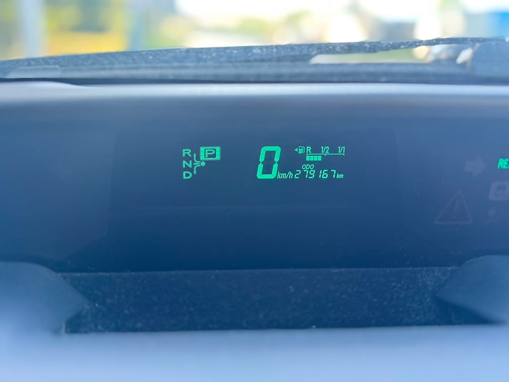 TOYOTA PRIUS - Image 18