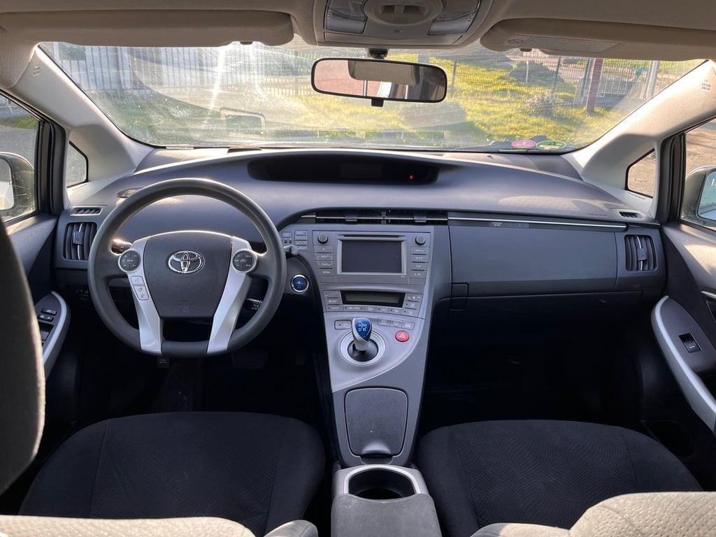 TOYOTA PRIUS - Image 14