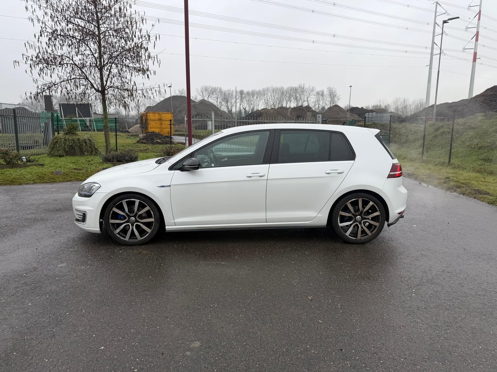 VOLKSWAGEN GOLF - Image 9