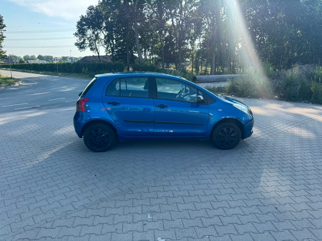 TOYOTA YARIS - Image 8