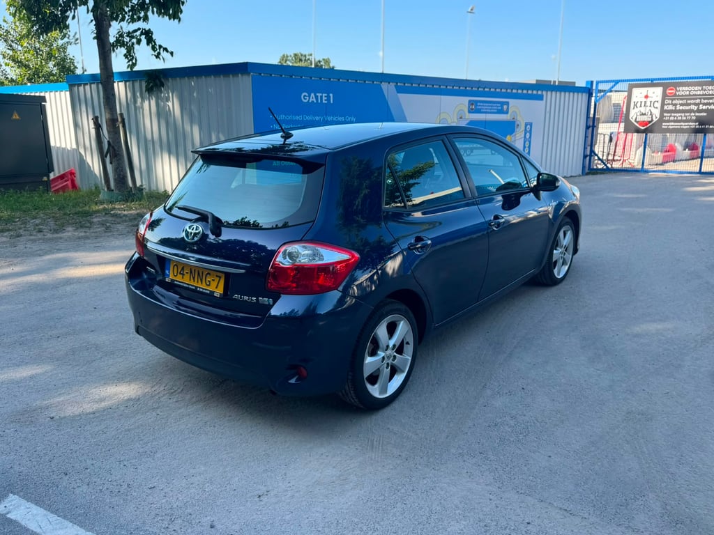 TOYOTA AURIS - Image 3
