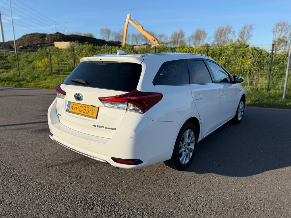 TOYOTA AURIS TOURING SPORTS - Image 11