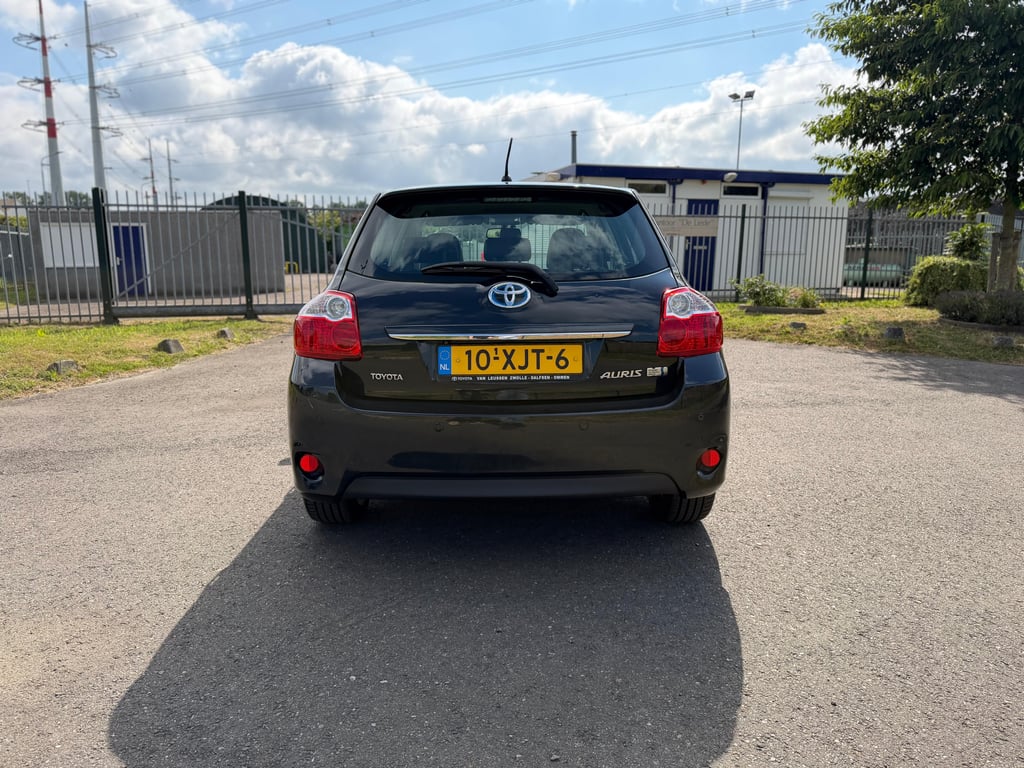 TOYOTA AURIS - Image 11