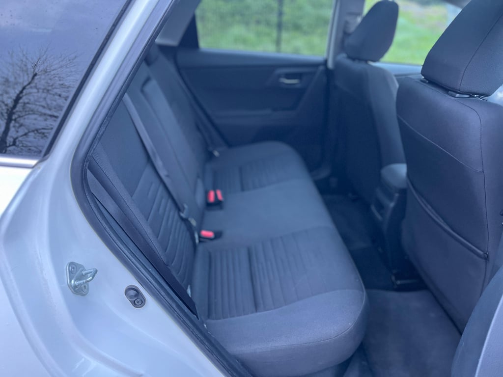 TOYOTA AURIS TOURING SPORTS - Image 12