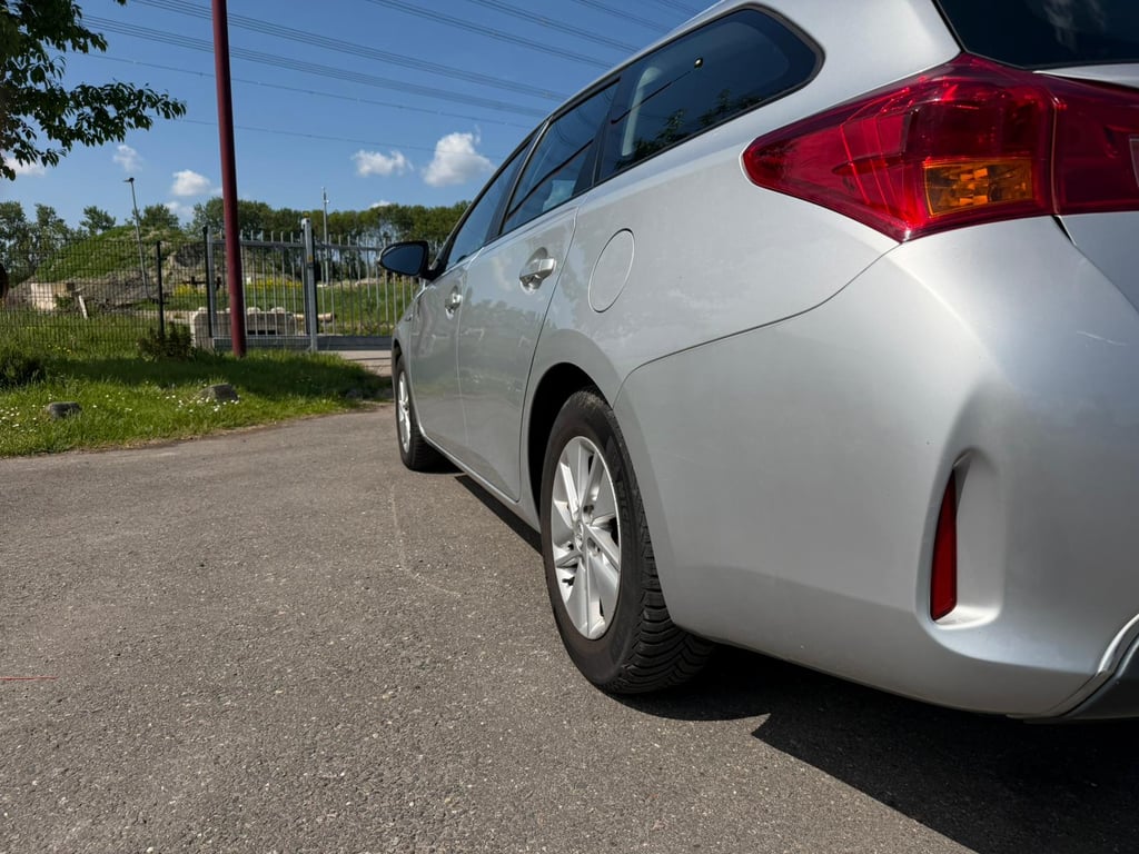TOYOTA AURIS TOURING SPORTS - Image 7