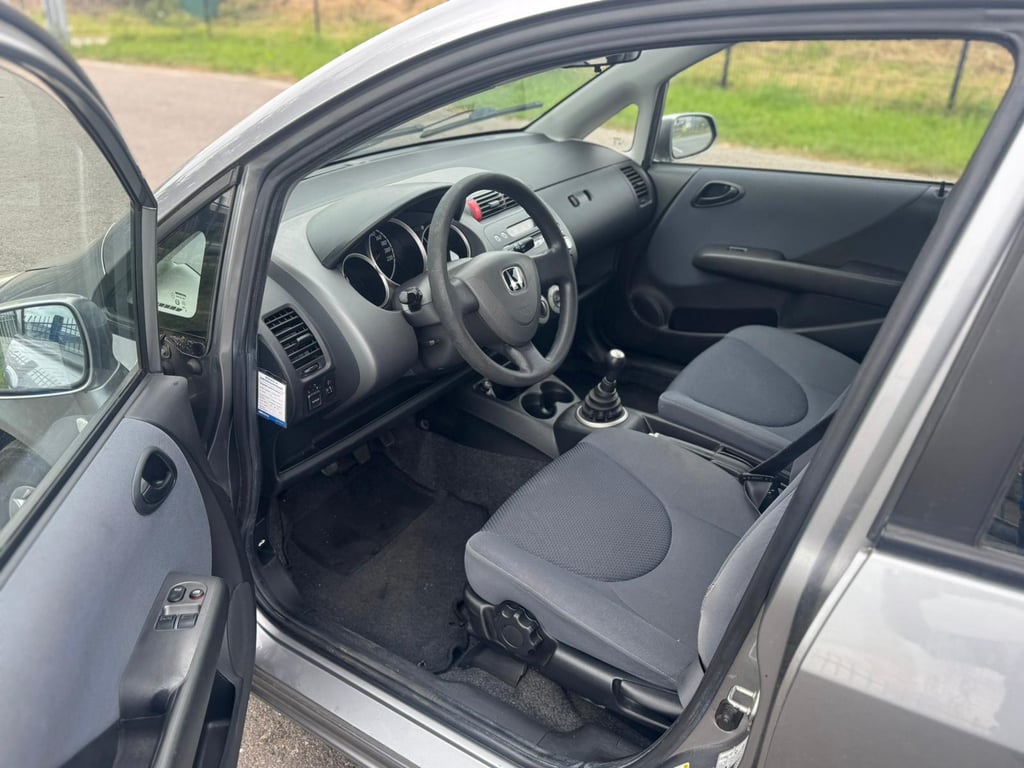 HONDA JAZZ - Image 11