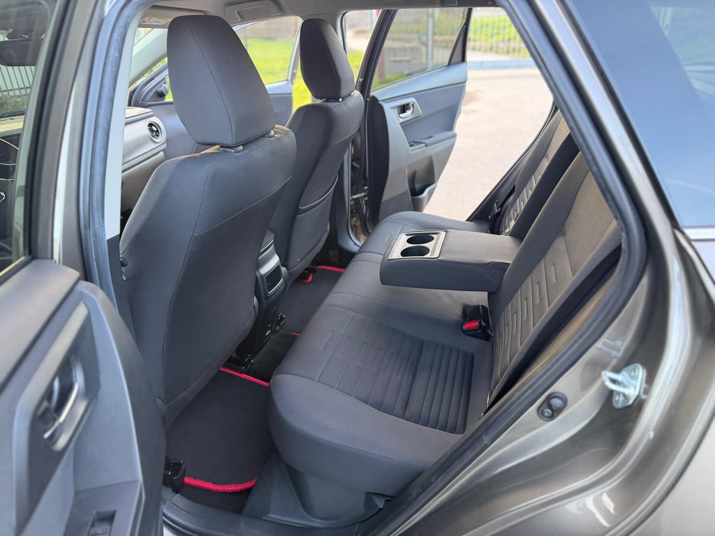 TOYOTA AURIS TOURING SPORTS - Image 14