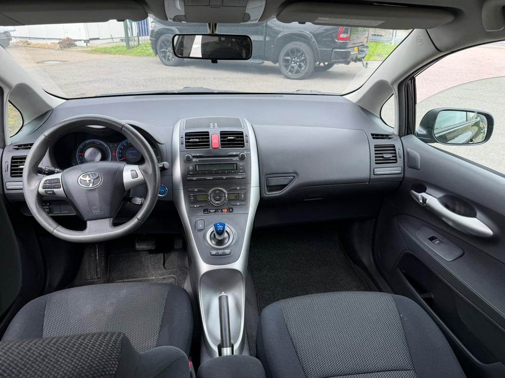 TOYOTA  AURIS - Image 19