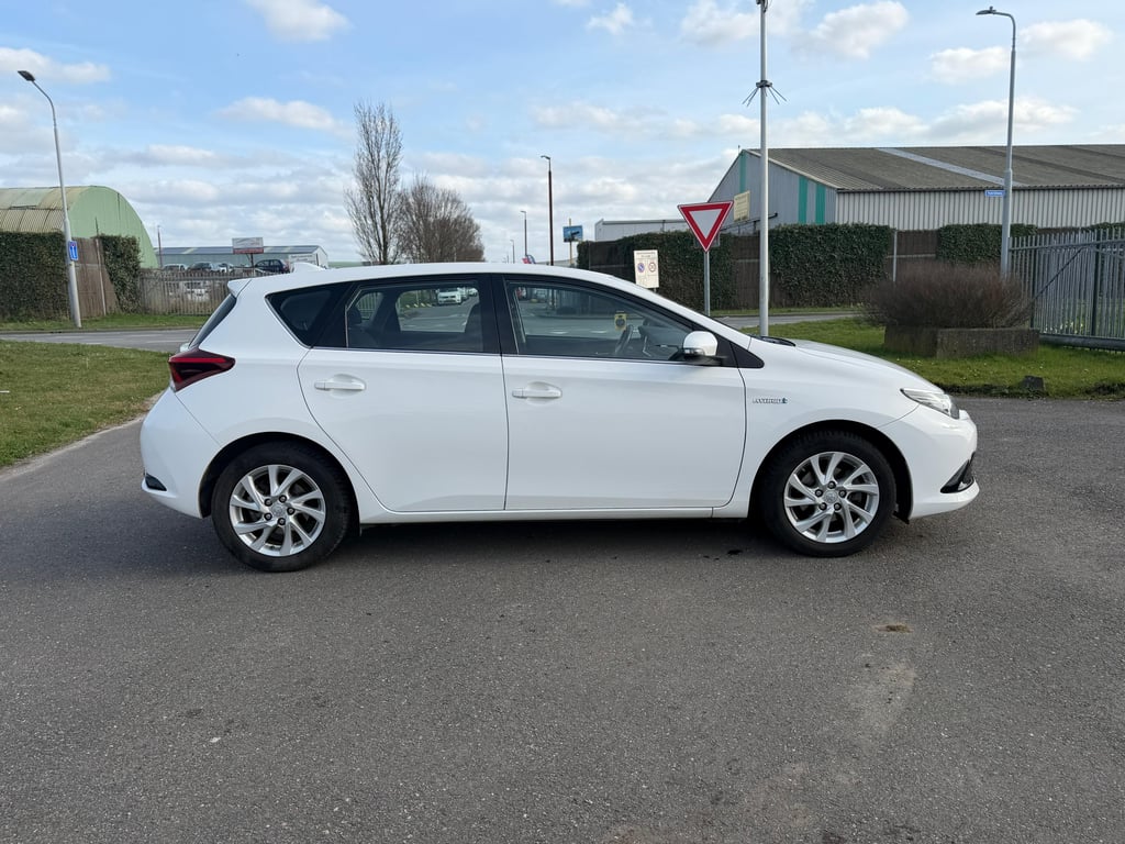 TOYOTA AURIS - Image 15