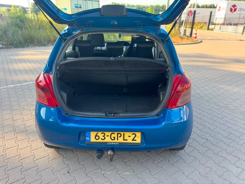 TOYOTA YARIS - Image 10