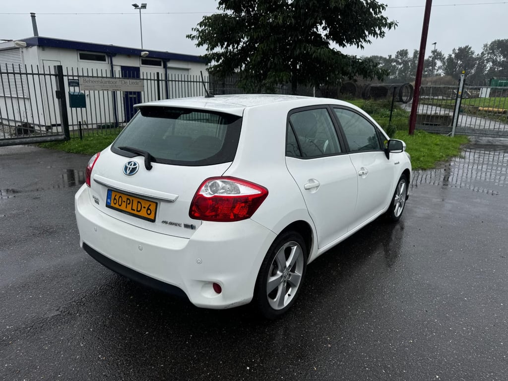 TOYOTA AURIS - Image 8