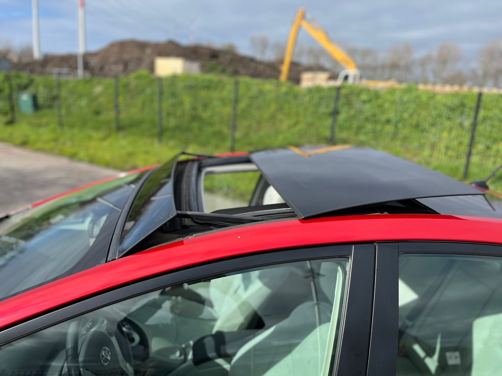 TOYOTA PRIUS - Image 14