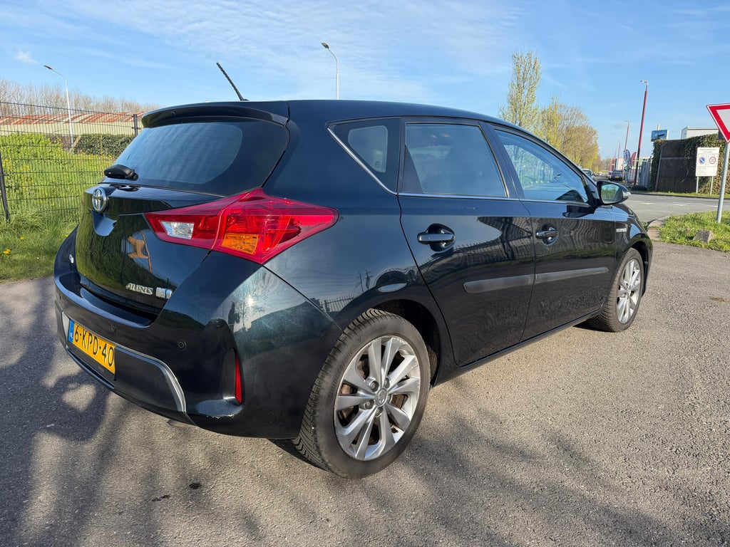 TOYOTA AURIS - Image 8