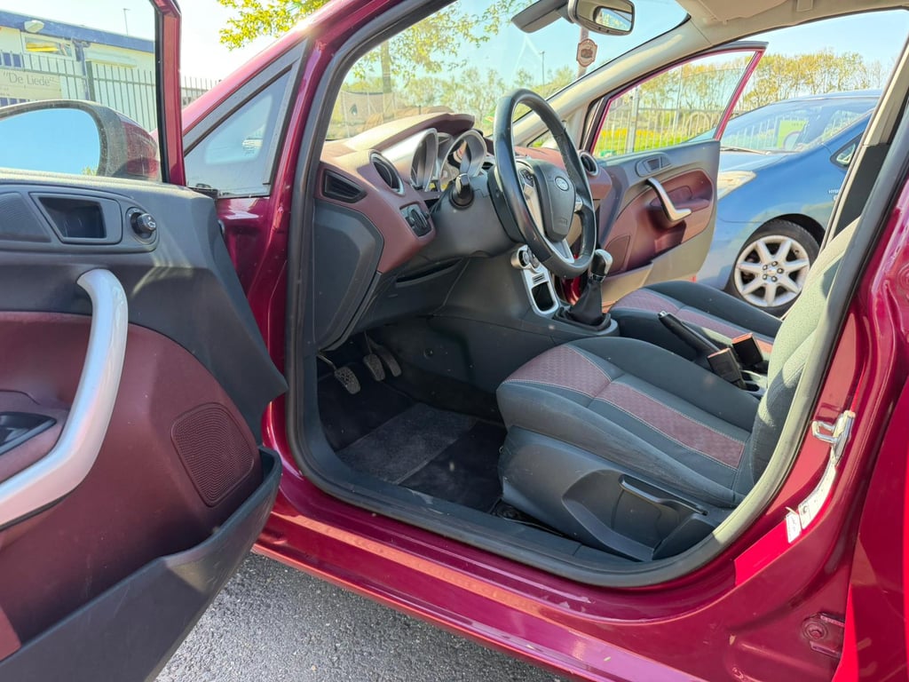FORD FIESTA - Image 15