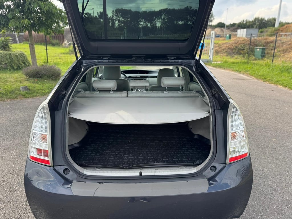 TOYOTA PRIUS - Image 12