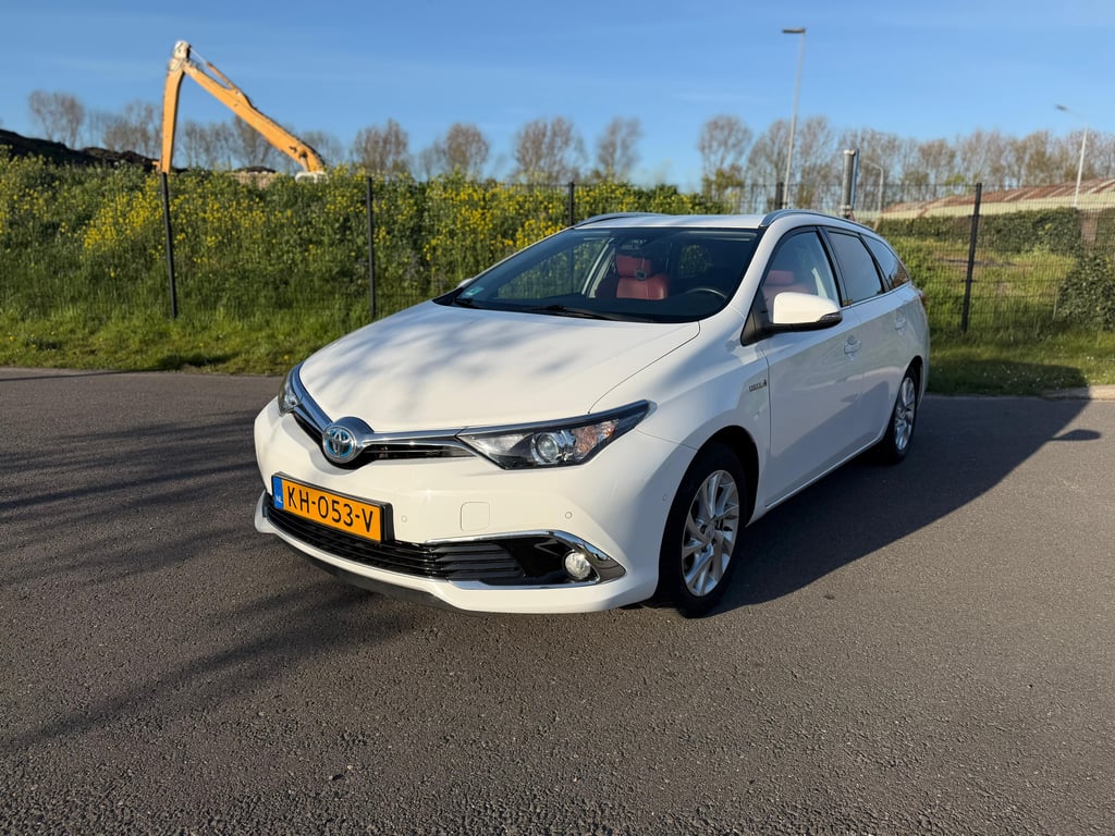 TOYOTA AURIS TOURING SPORTS - Image 4