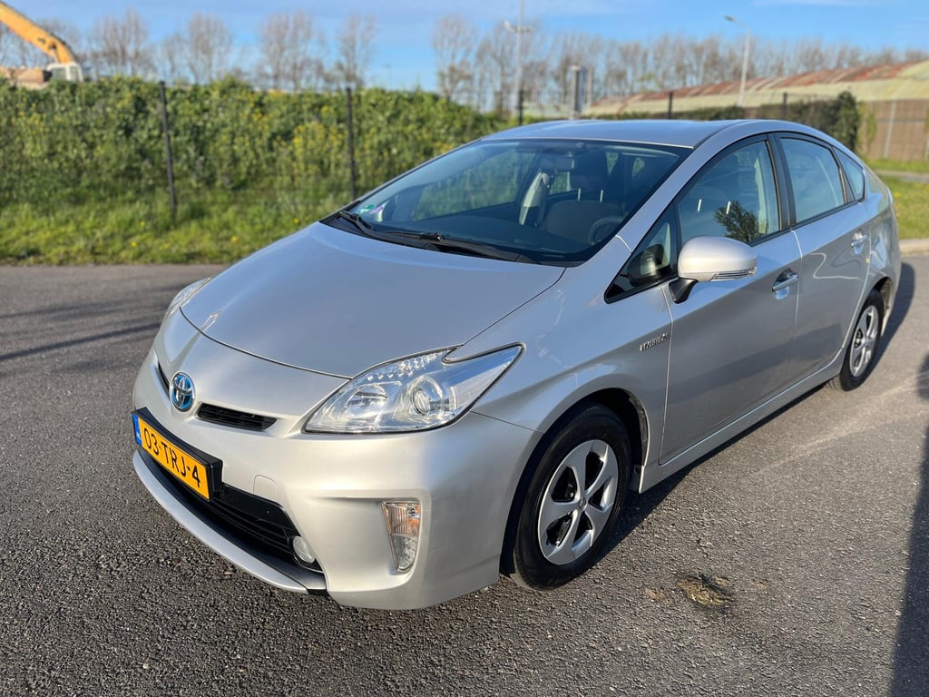TOYOTA PRIUS - Image 2
