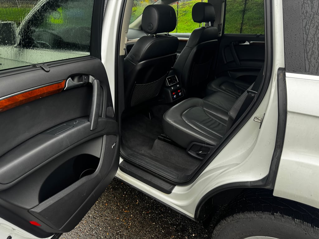 AUDI Q7 - Image 13