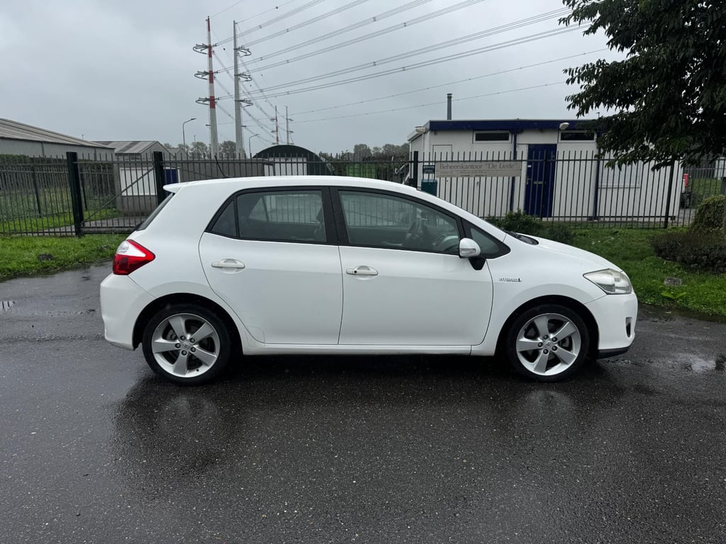 TOYOTA AURIS - Image 5