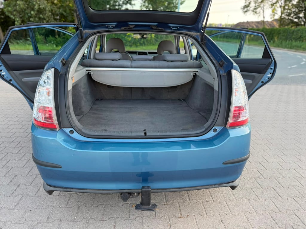 TOYOTA PRIUS - Image 12