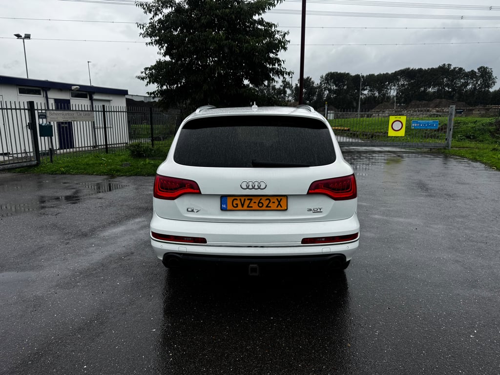 AUDI Q7 - Image 9