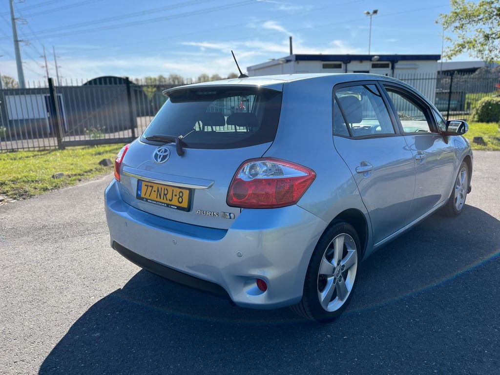 TOYOTA AURIS - Image 5