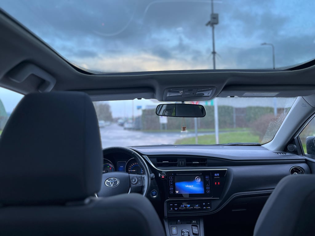 TOYOTA AURIS TOURING SPORTS - Image 15