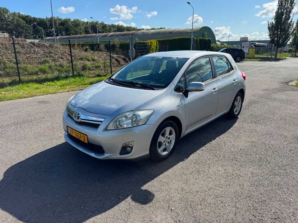 TOYOTA AURIS - Image 2