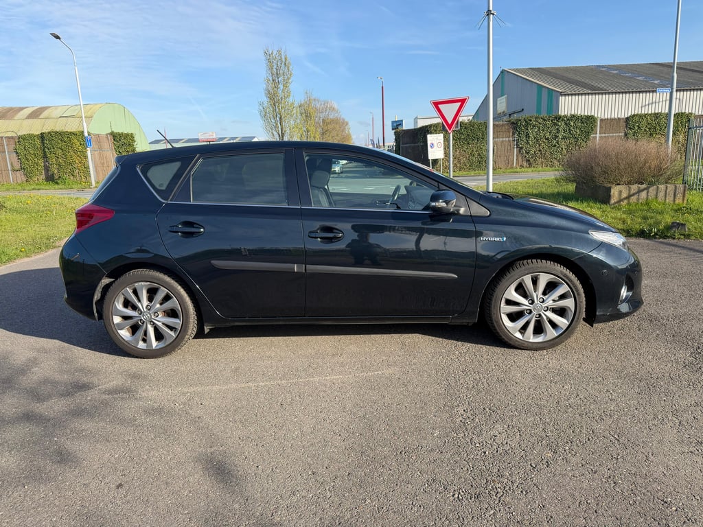 TOYOTA AURIS - Image 3