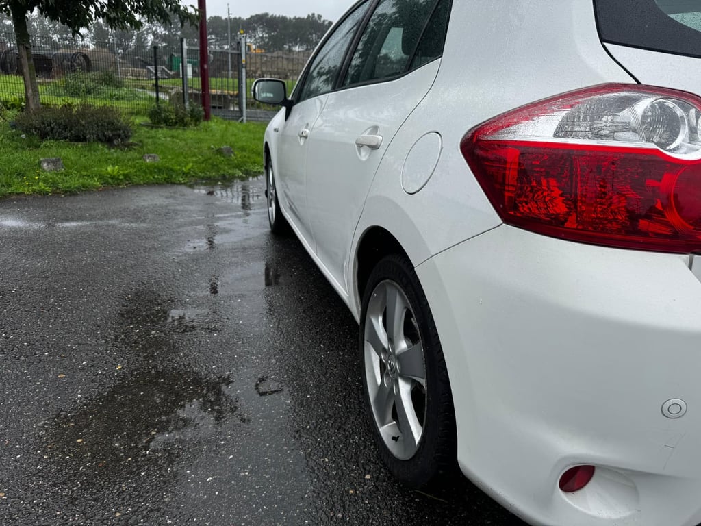 TOYOTA AURIS - Image 7