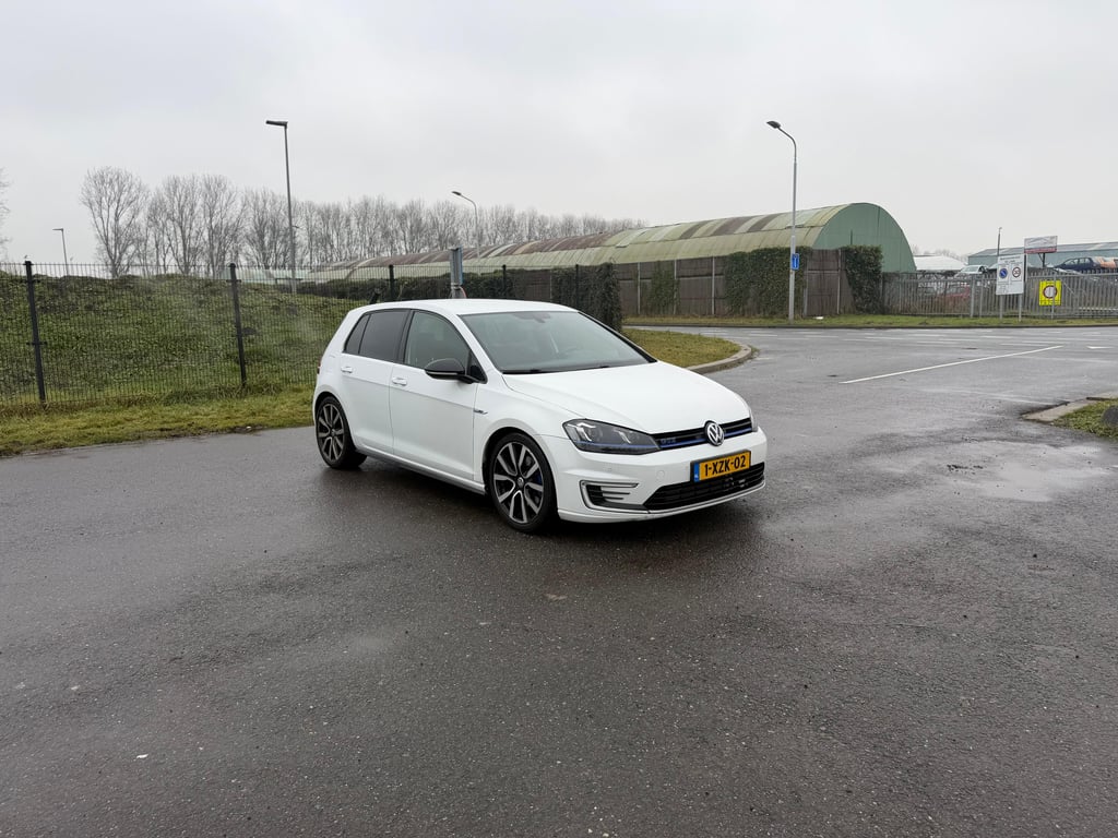 VOLKSWAGEN GOLF - Image 18