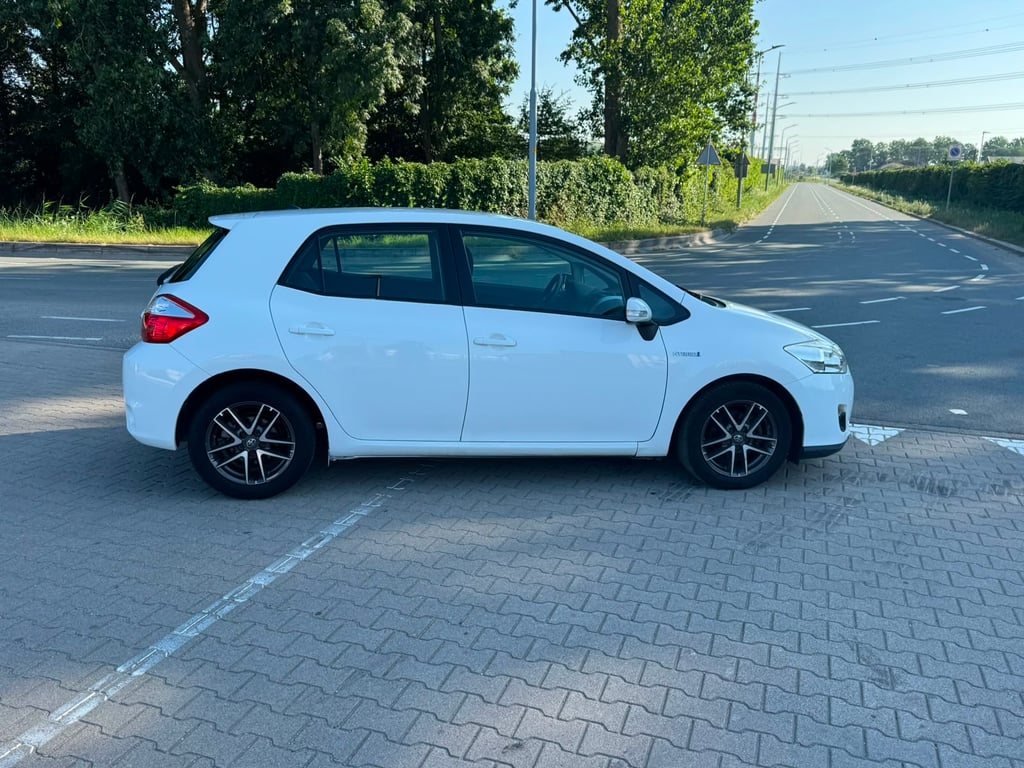 TOYOTA AURIS - Image 5
